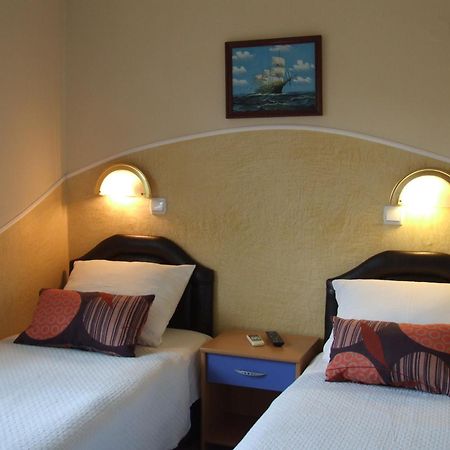 Apartments Pod Lozom With Seaview Petrovac Room photo