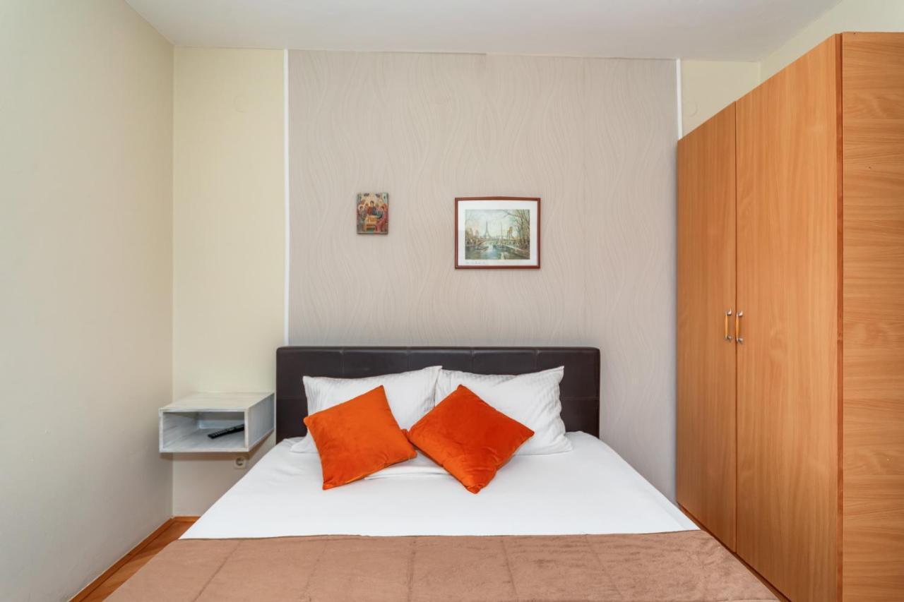 Apartments Pod Lozom With Seaview Petrovac Room photo
