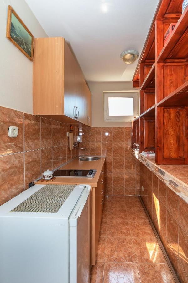 Apartments Pod Lozom With Seaview Petrovac Room photo