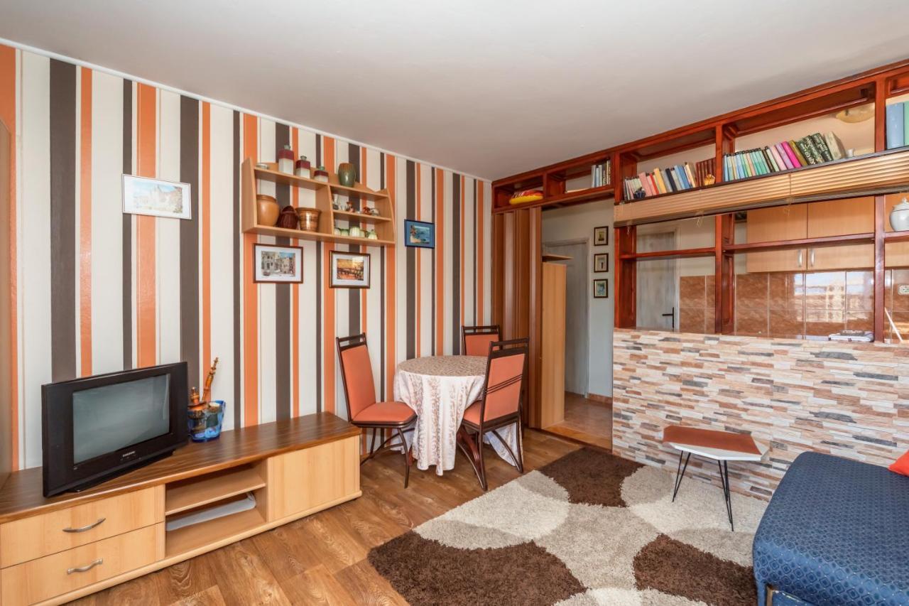 Apartments Pod Lozom With Seaview Petrovac Room photo