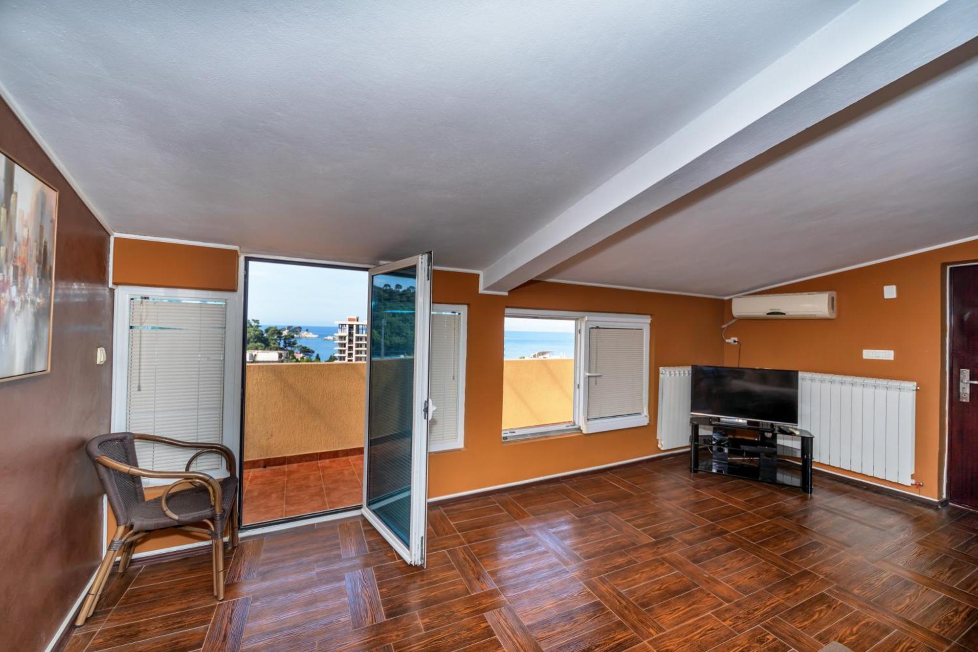 Apartments Pod Lozom With Seaview Petrovac Room photo